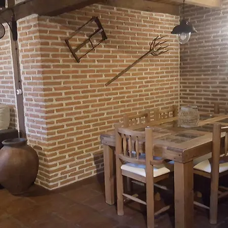 Refugio Perdigones * El Arenal (Castile and Leon)